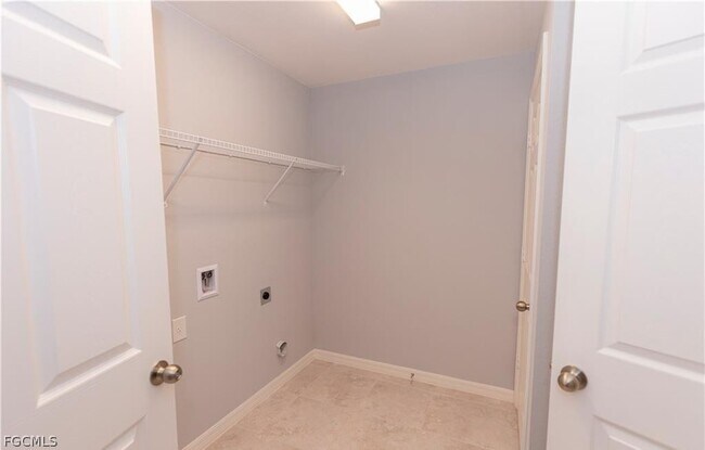 Building Photo - 1400 SW 1st Terrace