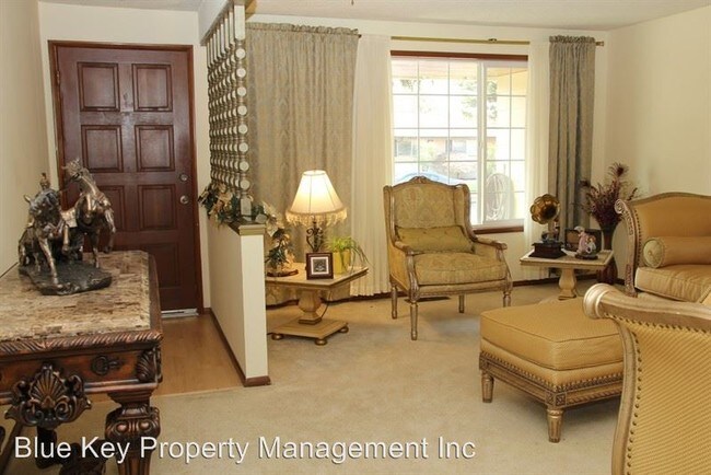 Building Photo - 3 br, 2 bath House - 5890 SW 203rd Ave