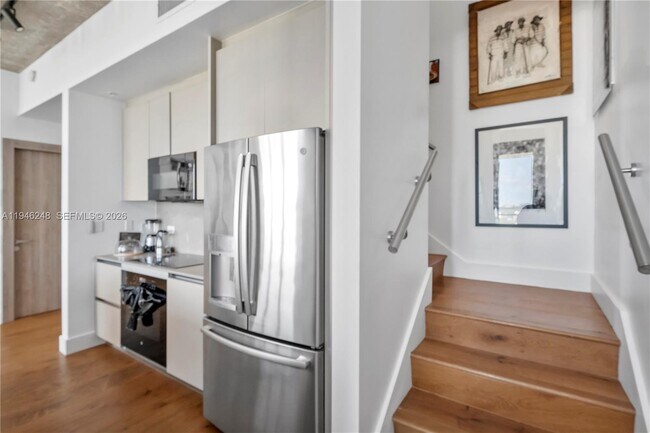 Building Photo - 3470 E Coast Ave