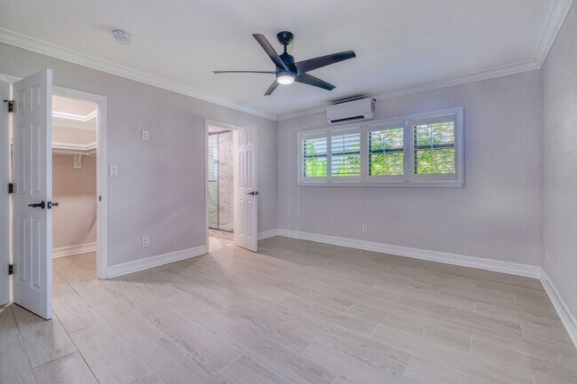 Building Photo - Treasure Island Three Bedroom, Two Bath Furnished Single Family Home on the water.