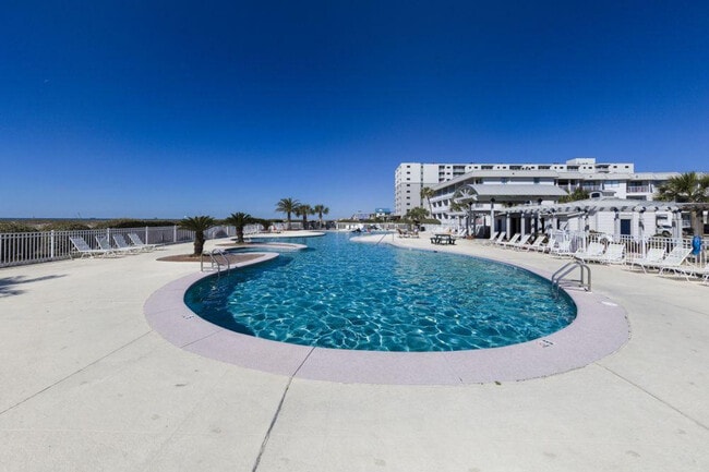 Building Photo - 405 Plantation Rd