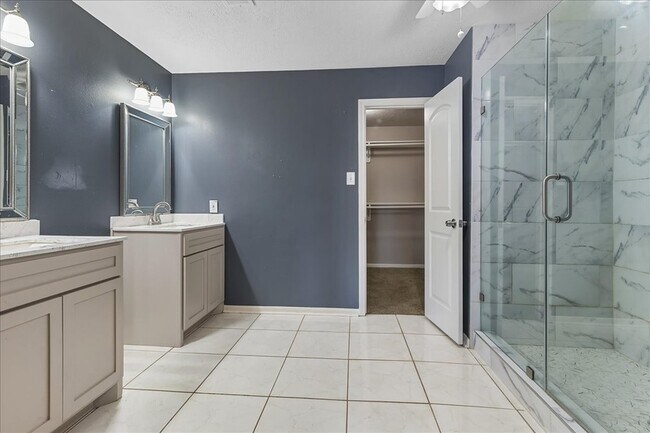 Building Photo - 16218 Bunker Ridge Rd