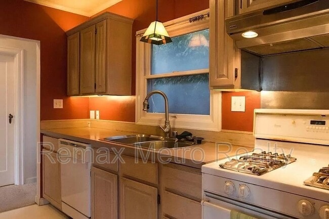 Building Photo - 6220 S Perry St