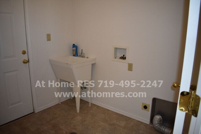 Building Photo - 8815 Elbert Rd Peyton CO 80831