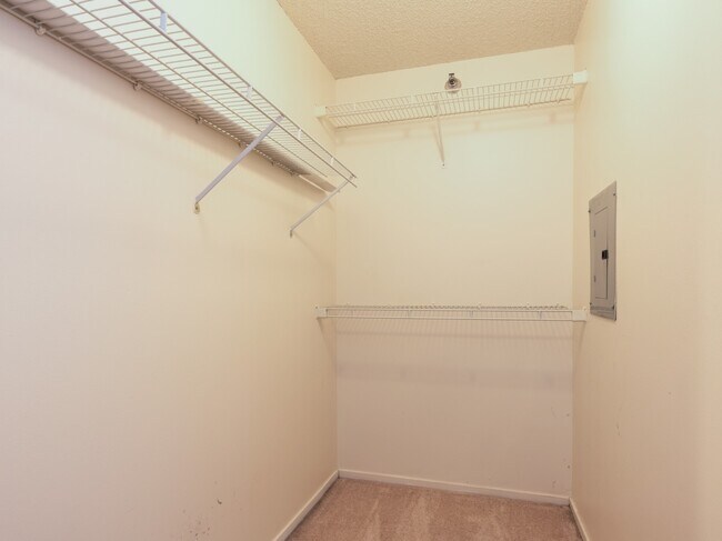 Building Photo - 480 N McClurg Ct