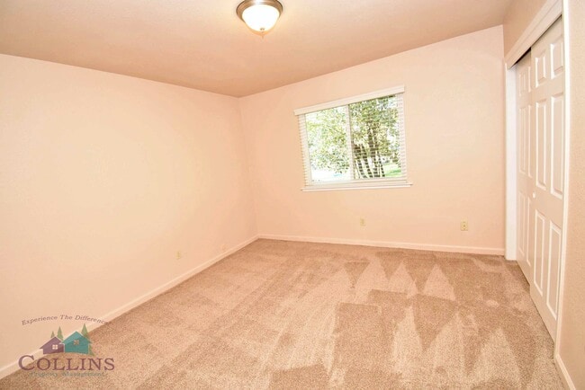 Building Photo - 23268 Lone Pine Dr