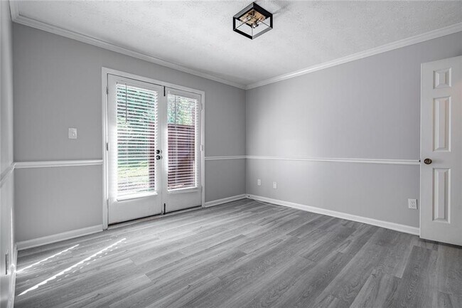 Building Photo - 5004 Meadow Ln