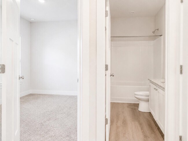 Building Photo - 6242 Jenks Dr