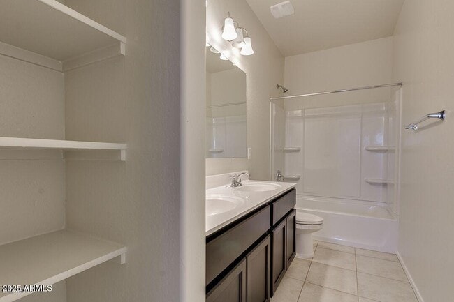 Building Photo - 16910 N Rosa Dr