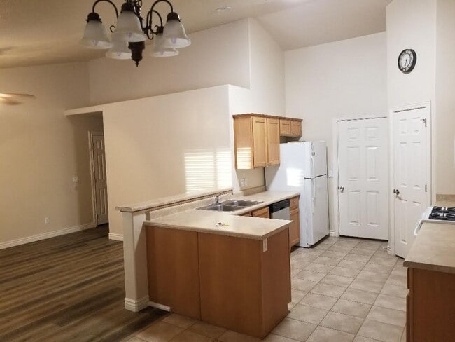 Building Photo - Southern View Subdivision Townhome