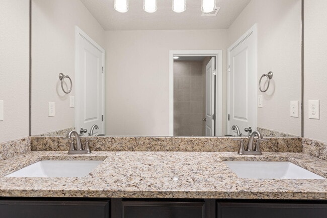 Building Photo - 4022 Silver Springs Road NE