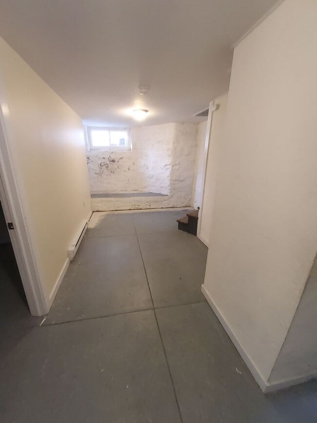 Building Photo - 2nd St 215-217 N