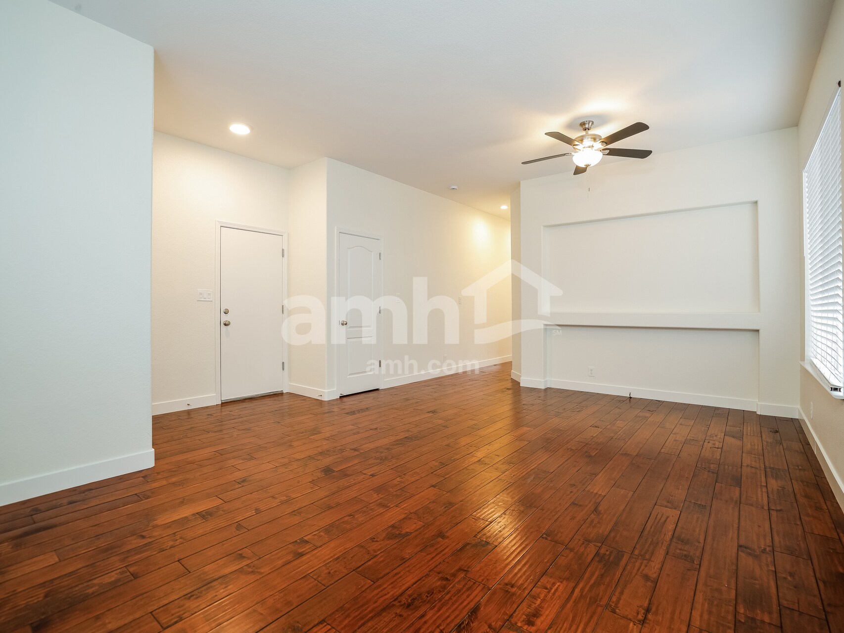 Building Photo - 6750 Diamond Glen Dr