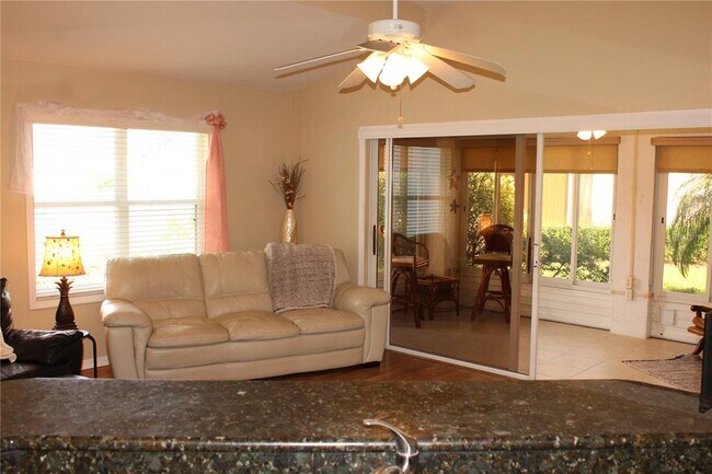Building Photo - 3115 Live Oak Ln