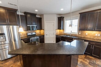 Building Photo - 8915 W Red St