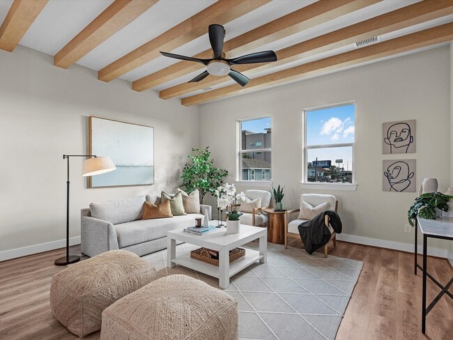 Building Photo - 1102 64th St