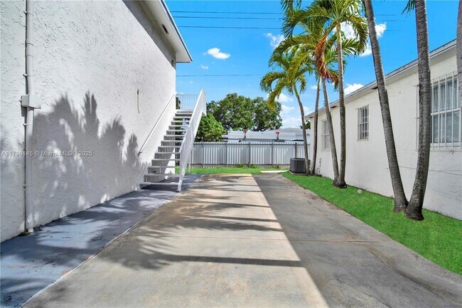 Building Photo - 10410 NW 28th Ave