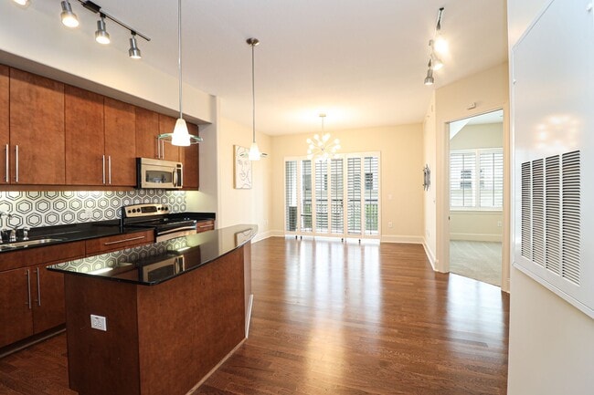 Building Photo - (Coming Soon) Piedmont Row Condo!