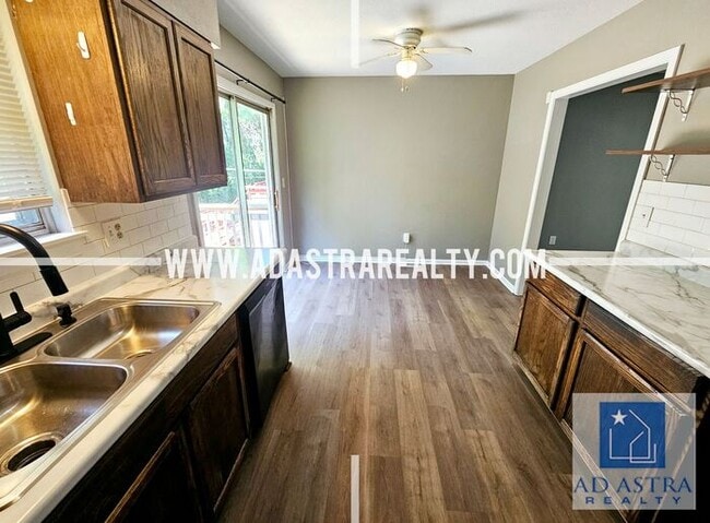 Building Photo - Updated 3 Bed 2 Bath Home in Kansas City-Coming SOON!!