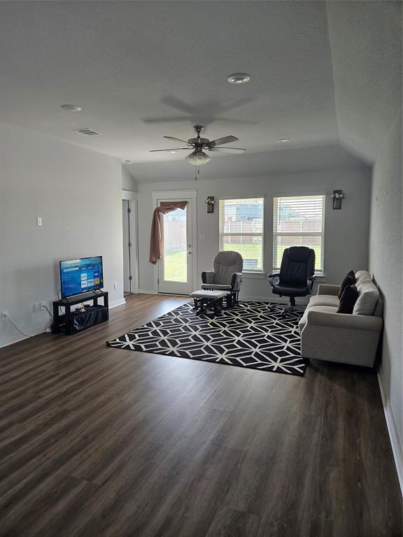 Building Photo - 312 Gidran Trail