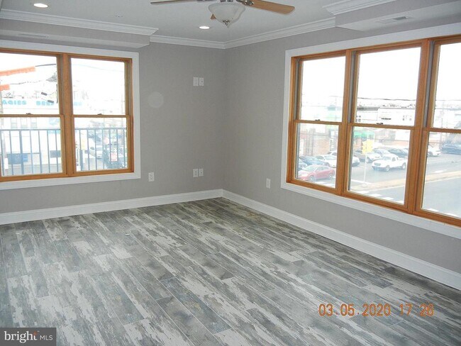 Building Photo - 2700 S 10th St