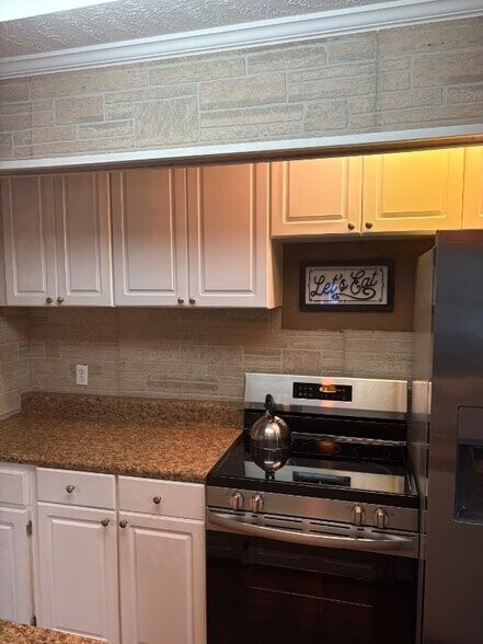 Building Photo - 303 Gator Lake Ct