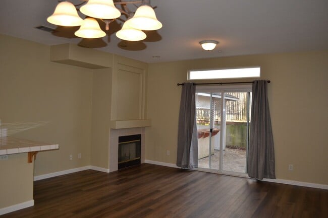 Building Photo - 938 Lusk Dr
