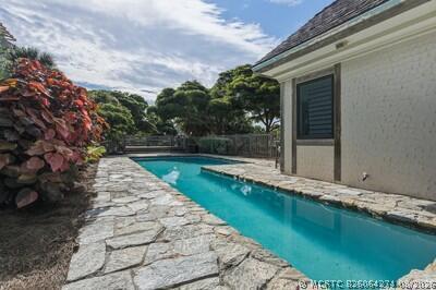 Building Photo - 965 Pebble Ln