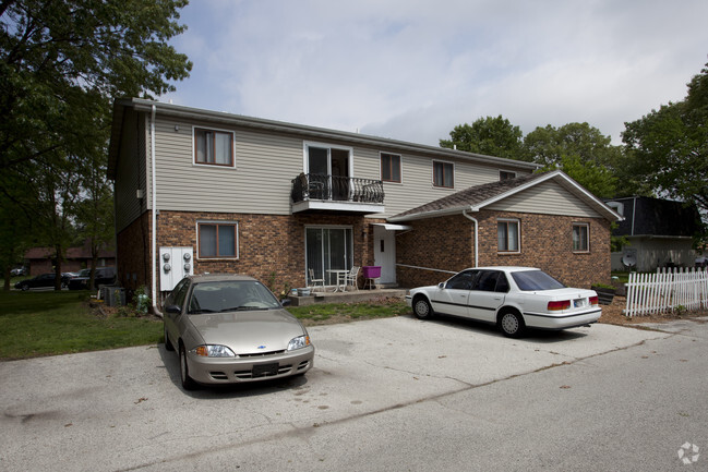 1411 Oak Ct - Schererville, IN | Apartment Finder