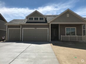 Building Photo - 9234 Streamside Trl