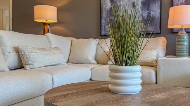 Building Photo - 1501 S Ocean Blvd