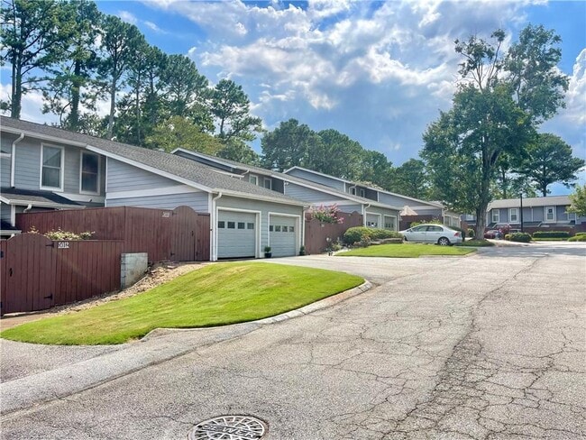 Building Photo - 5014 Meadow Ln