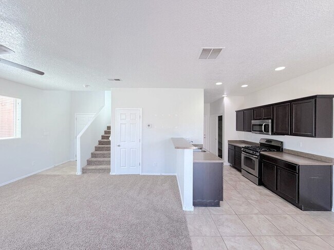 Building Photo - Beautiful 3 Bedroom Home in Montecito Estates area on Albuquerque's Westside. Refrigerated Air! O...
