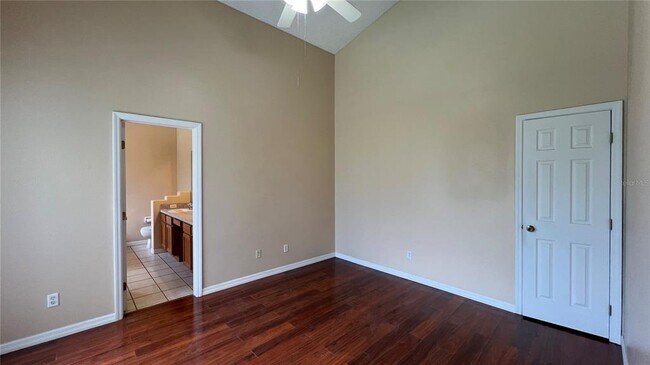 Building Photo - 16713 Rolling Green Dr