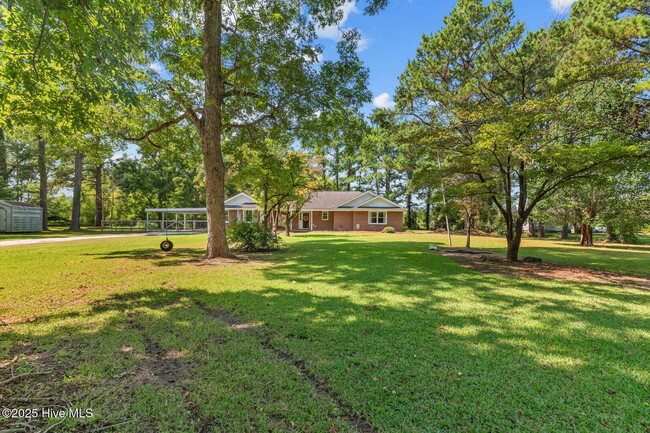 Building Photo - Beautiful 3 Bedroom, 2 Bath Home -135 Yate...