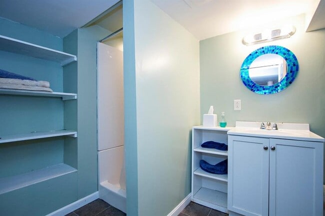 Building Photo - 641 Riddle Rd