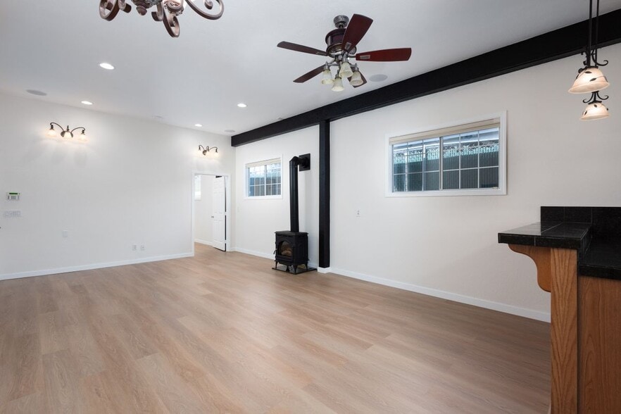 Building Photo - 988 Camino Caballo-