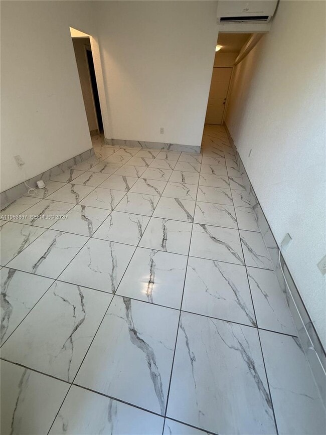 Building Photo - 1652 Madison St