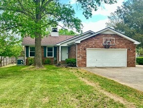 Building Photo - 1205 Woodbridge Dr