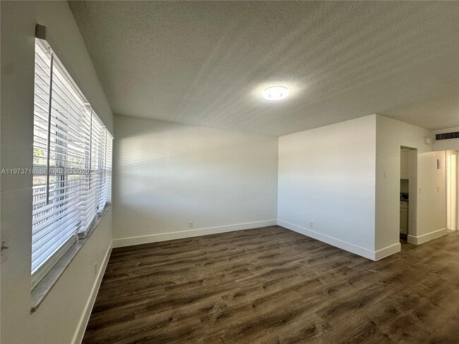 Building Photo - 2300 Madison St