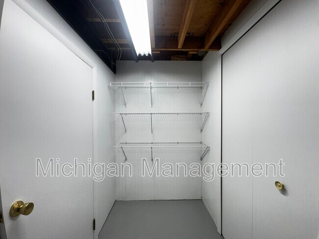 Building Photo - 42098 Banbury Rd