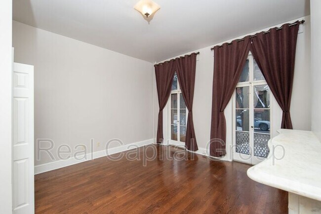 Building Photo - 347 Hudson Ave