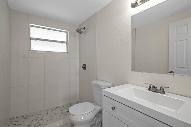 Building Photo - 9740 Lamantin Dr