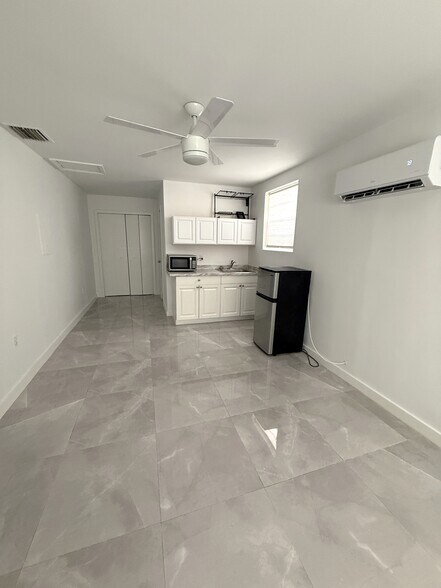 Building Photo - 624 Westward Dr