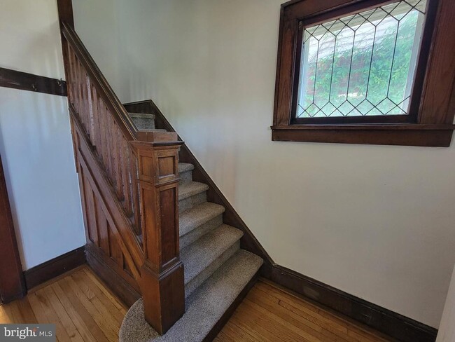 Building Photo - 632 Hill Top Dr