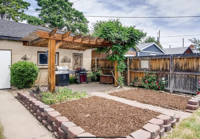 BBQ/Raised Garden Area - 3061 W 37th Ave