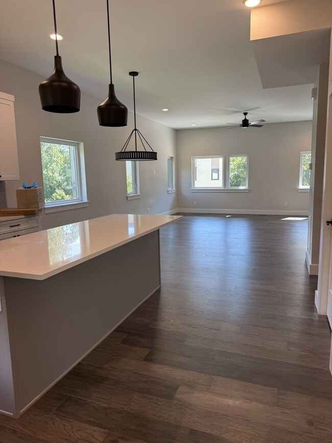 Building Photo - New Home off Tunnel Road