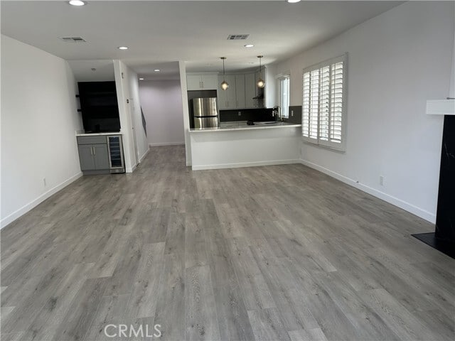 Building Photo - 11438 Moorpark St