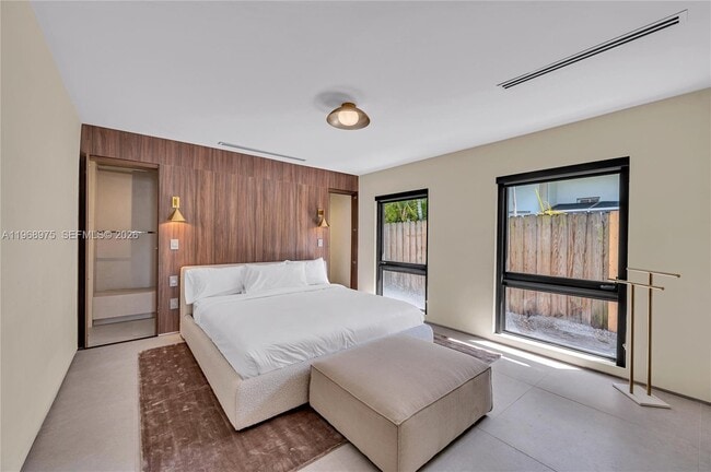 Building Photo - 1170 S Biscayne Point Rd