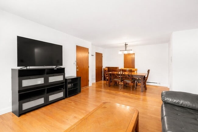 Building Photo - 147 Milk St